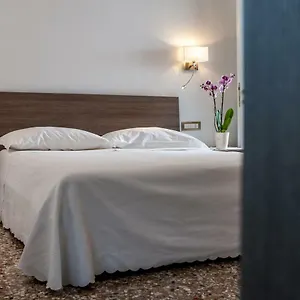 https://ca-dore.hotelinveneto.com