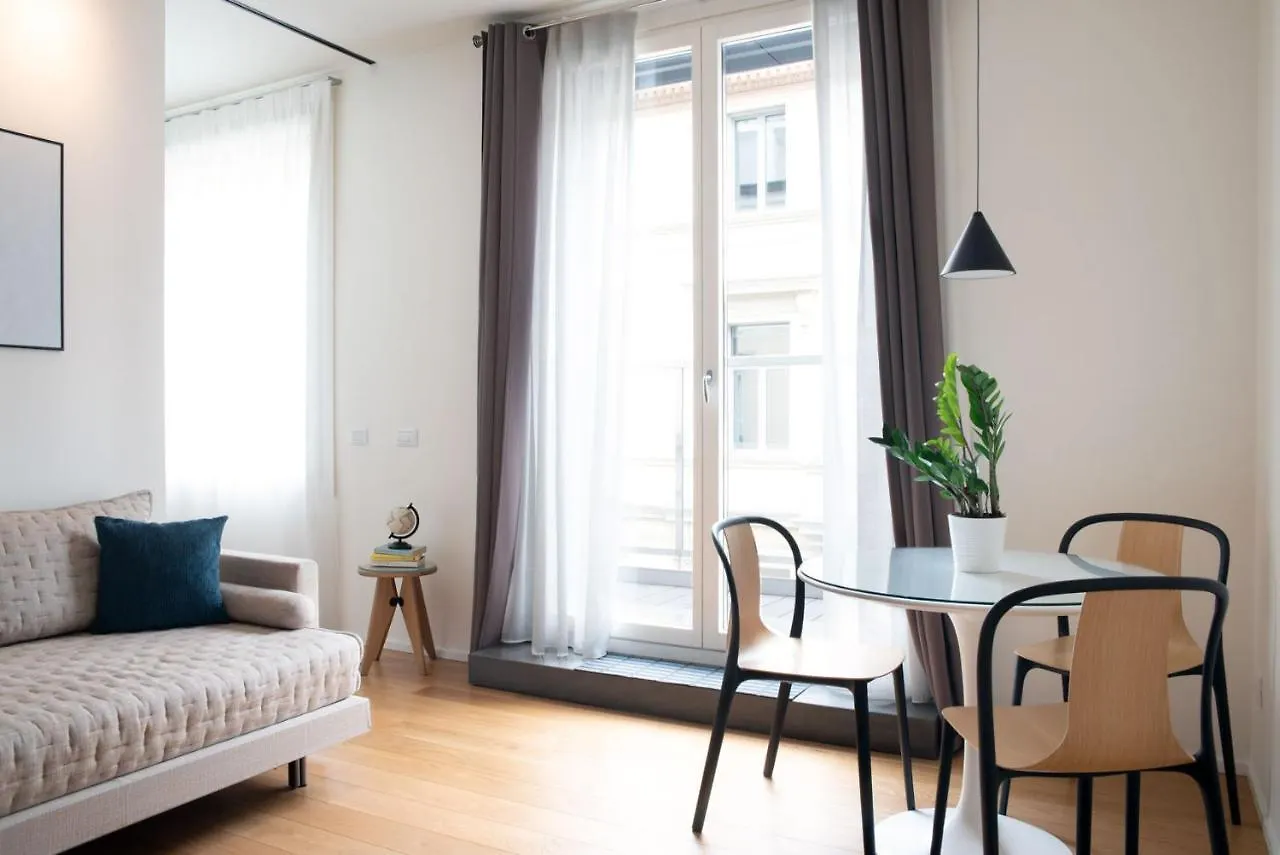 Aparthotel Bmore Duomo - Luxury Apartments Near Duomo Milan Italy