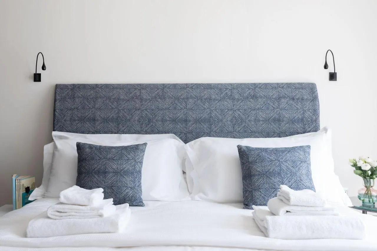 Bmore Duomo - Luxury Apartments Near Duomo Milan Aparthotel