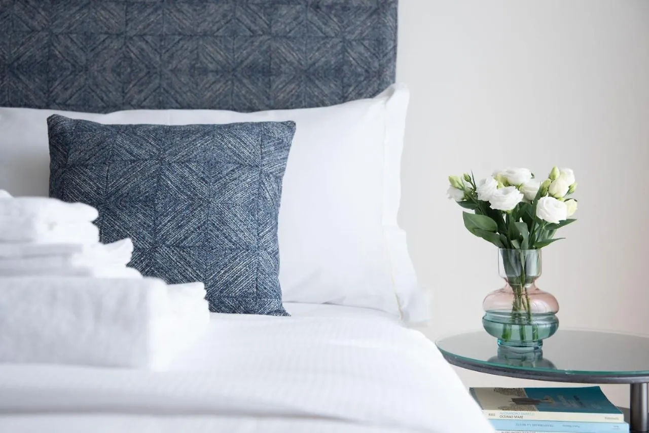 Aparthotel Bmore Duomo - Luxury Apartments Near Duomo Milan Italy