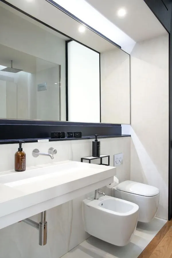 Bmore Duomo - Luxury Apartments Near Duomo Milan 0*,