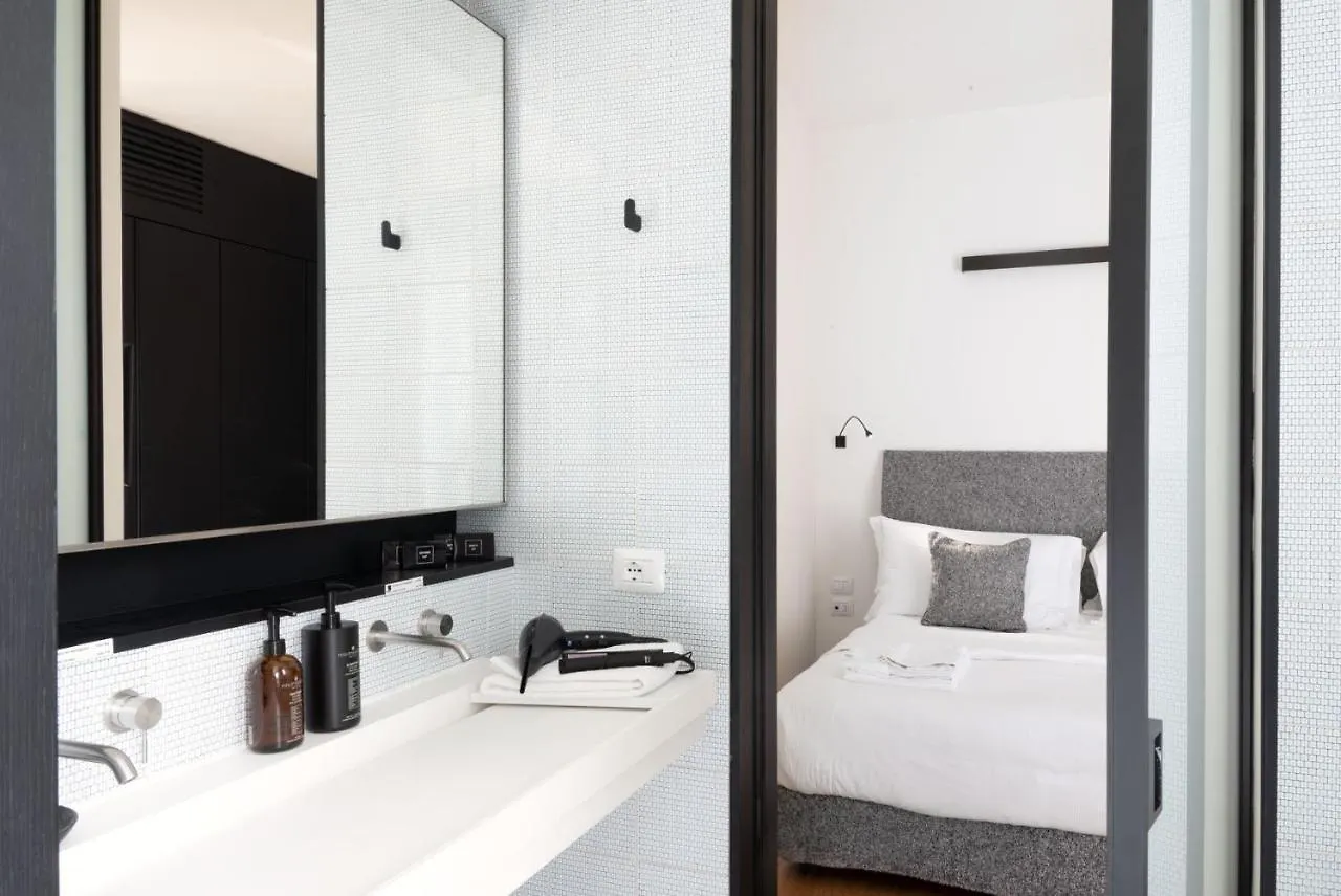 Aparthotel Bmore Duomo - Luxury Apartments Near Duomo Milan