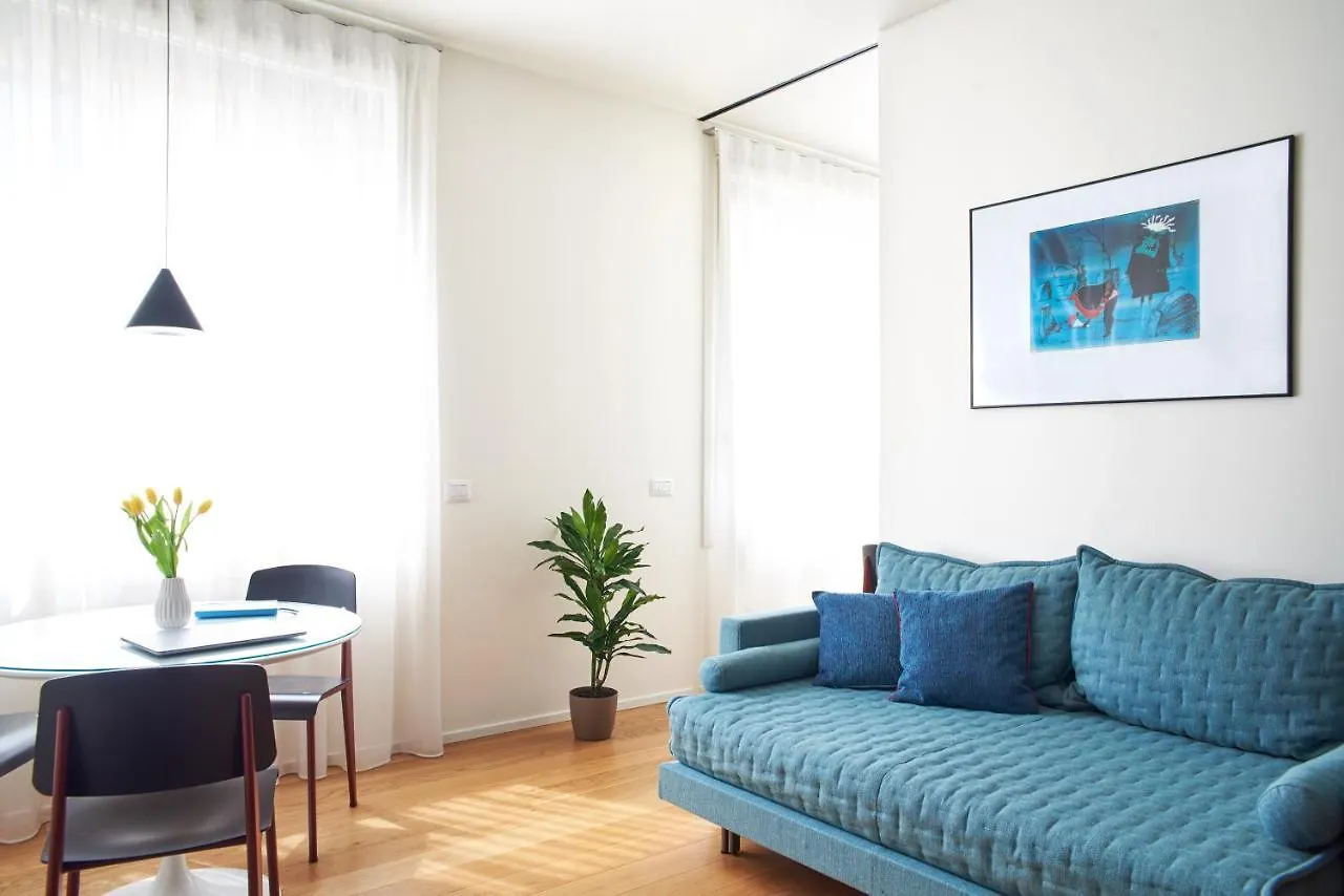 Bmore Duomo - Luxury Apartments Near Duomo Milan Aparthotel