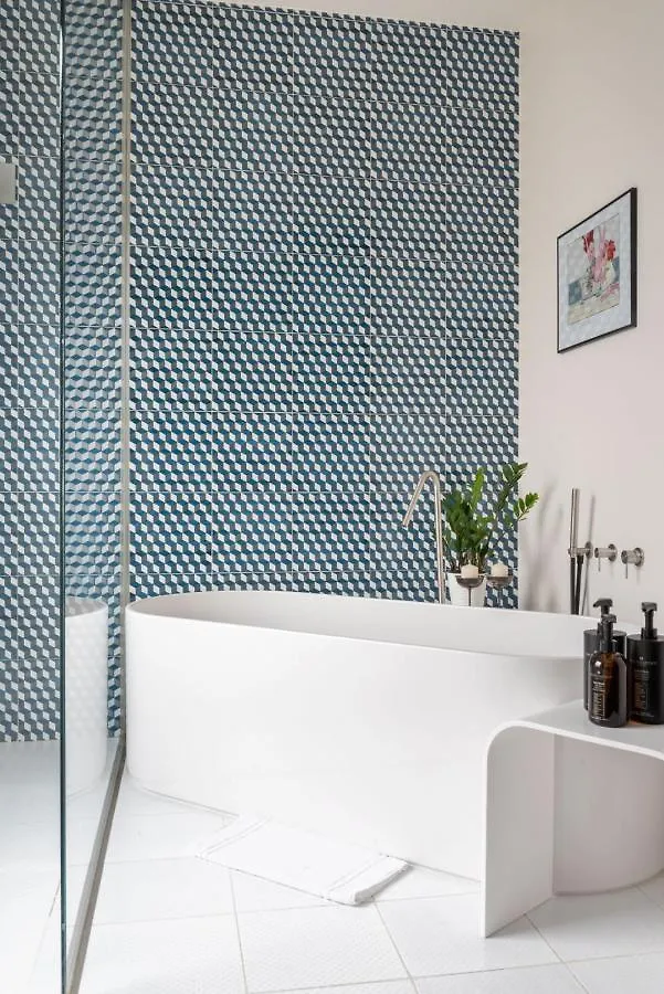 Aparthotel Bmore Duomo - Luxury Apartments Near Duomo Milan Italy